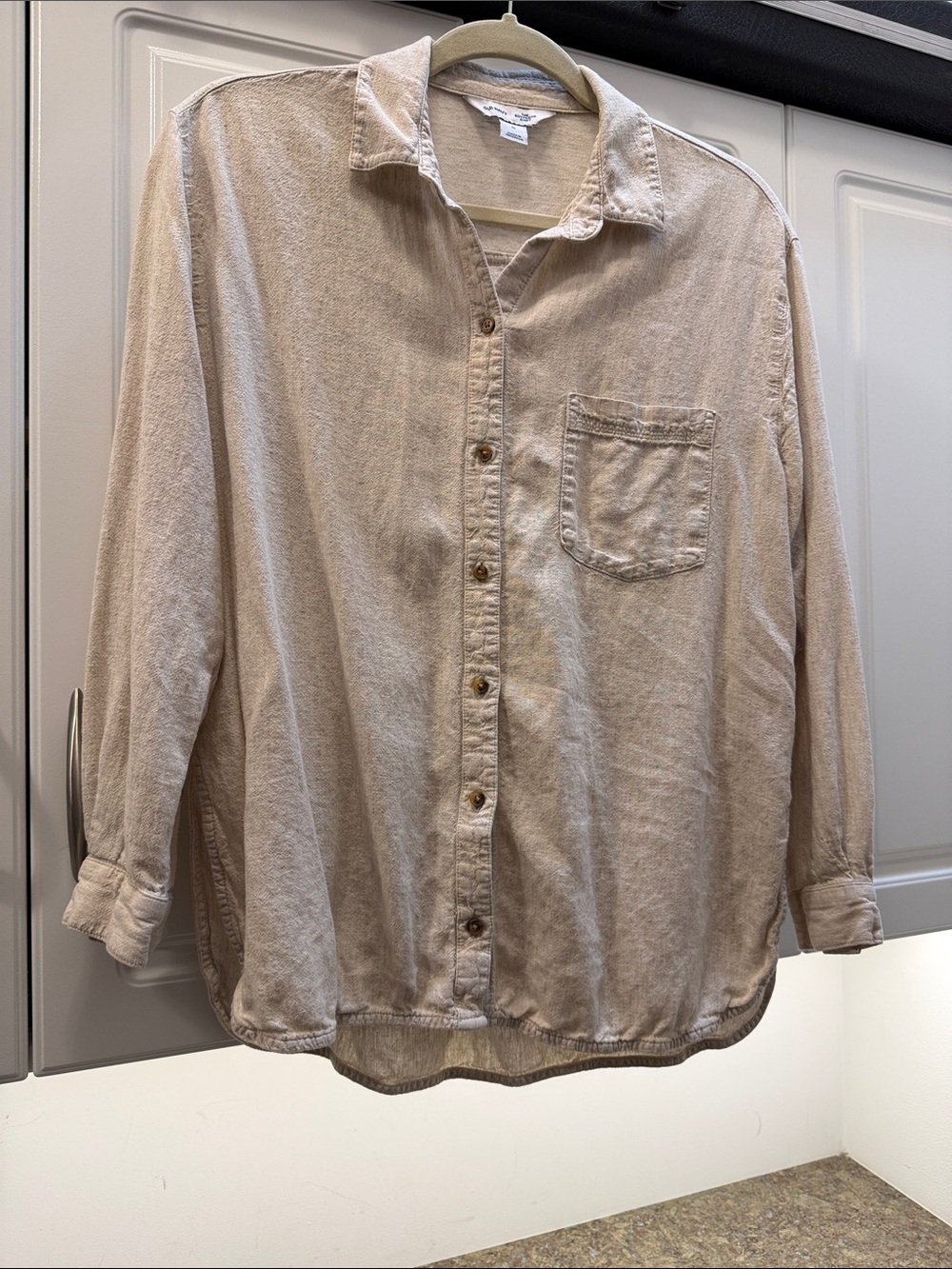 Casual Linen Long-Sleeve Button-Up Shirt in Beige